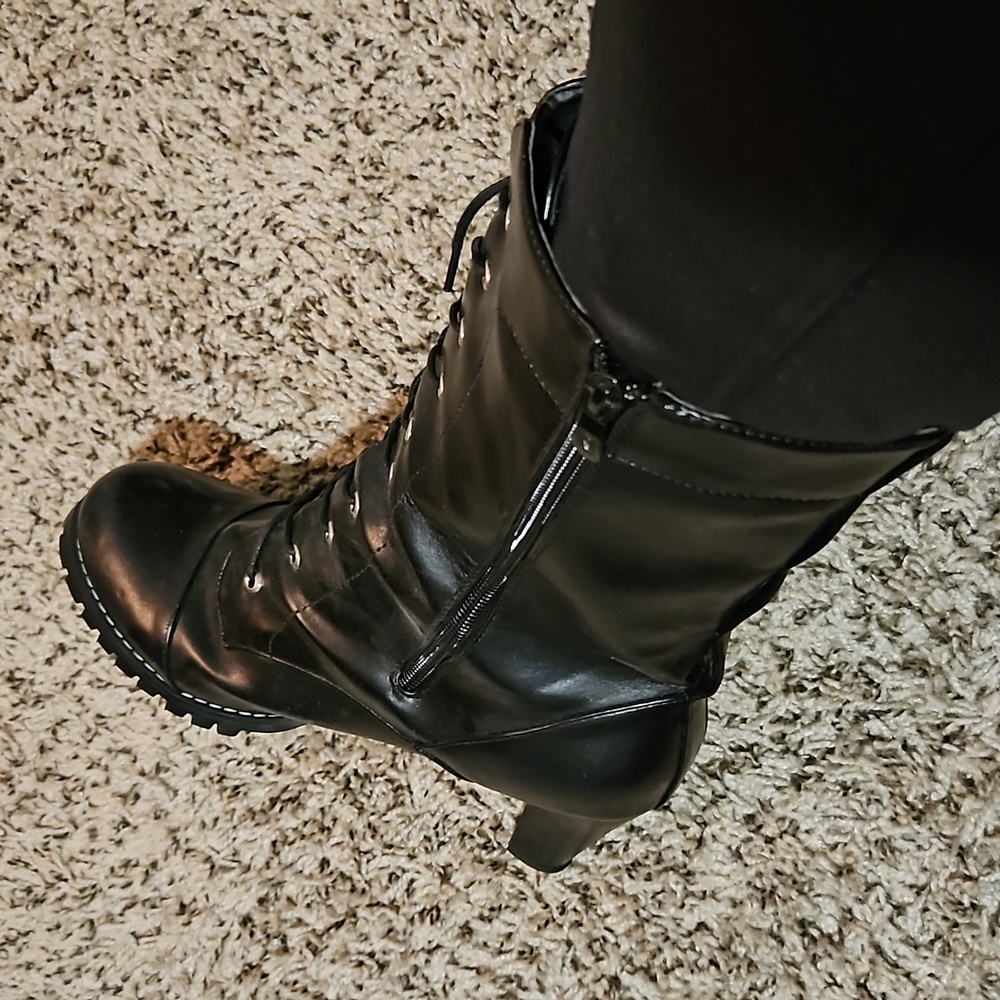 HEELED COMBAT BOOTS SIZE CH48
